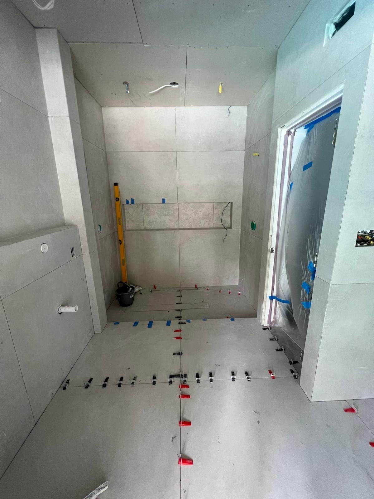 bath installation walls with niche and led lights