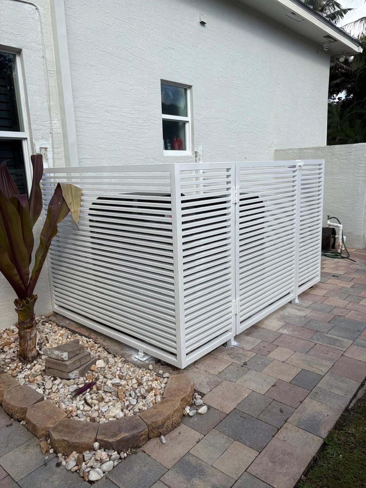 aluminum pergola and fence in fort lauderdale
