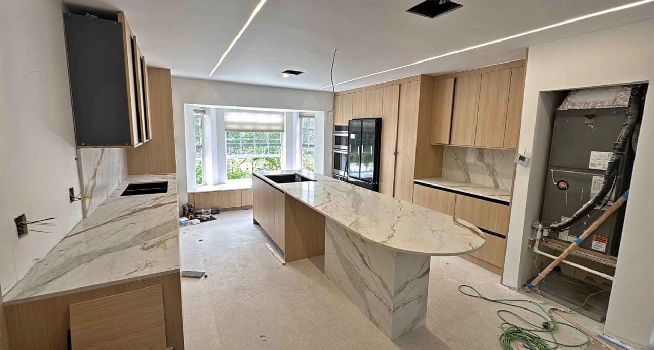 backlit countertop,modern kitchen design, illuminated countertop,cristallo,onyx,taj mahal quartzite countertops, contemporary kitchen, custom cabinetry, european kitchen design3