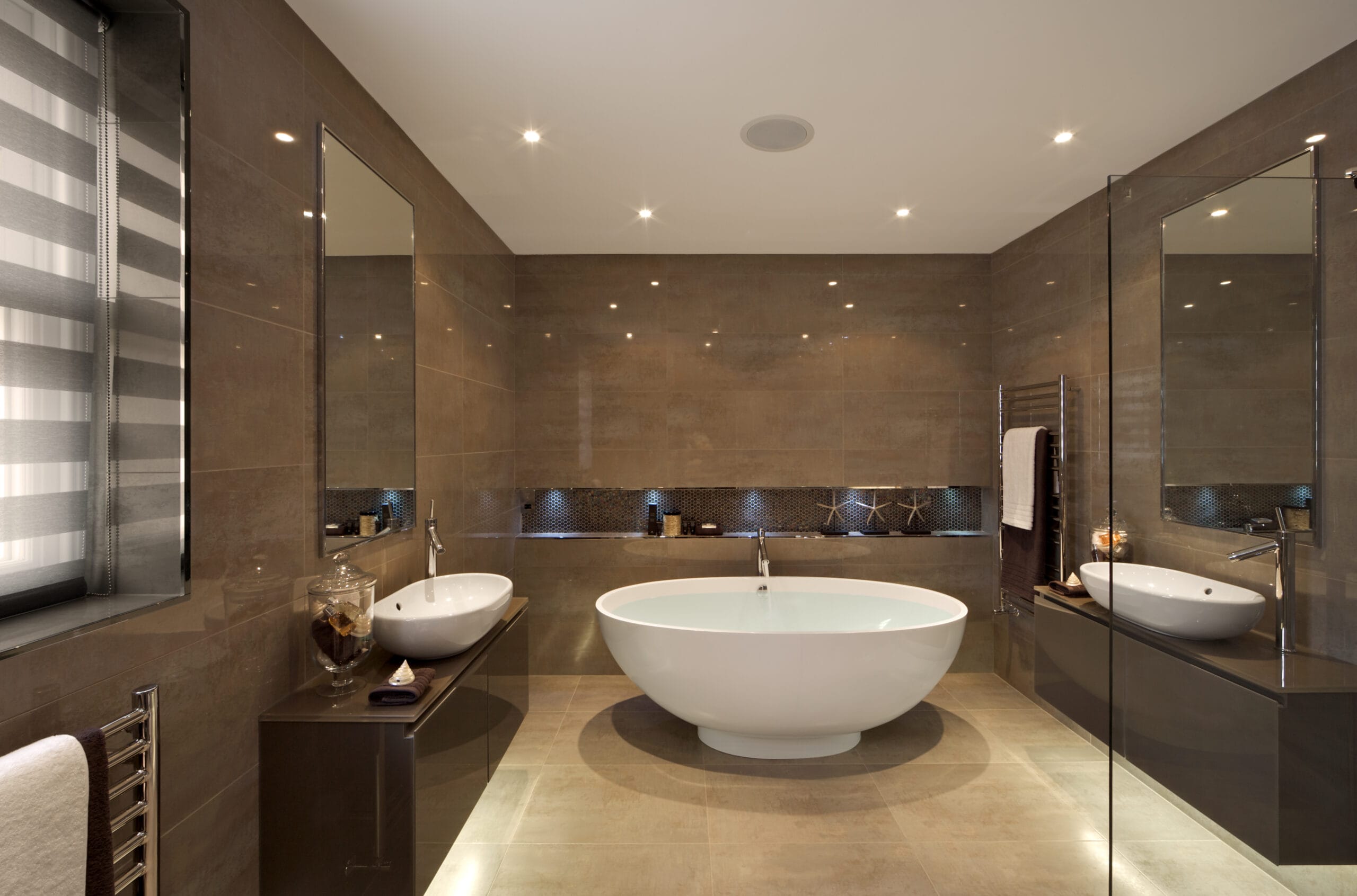 beautiful bathroom suite